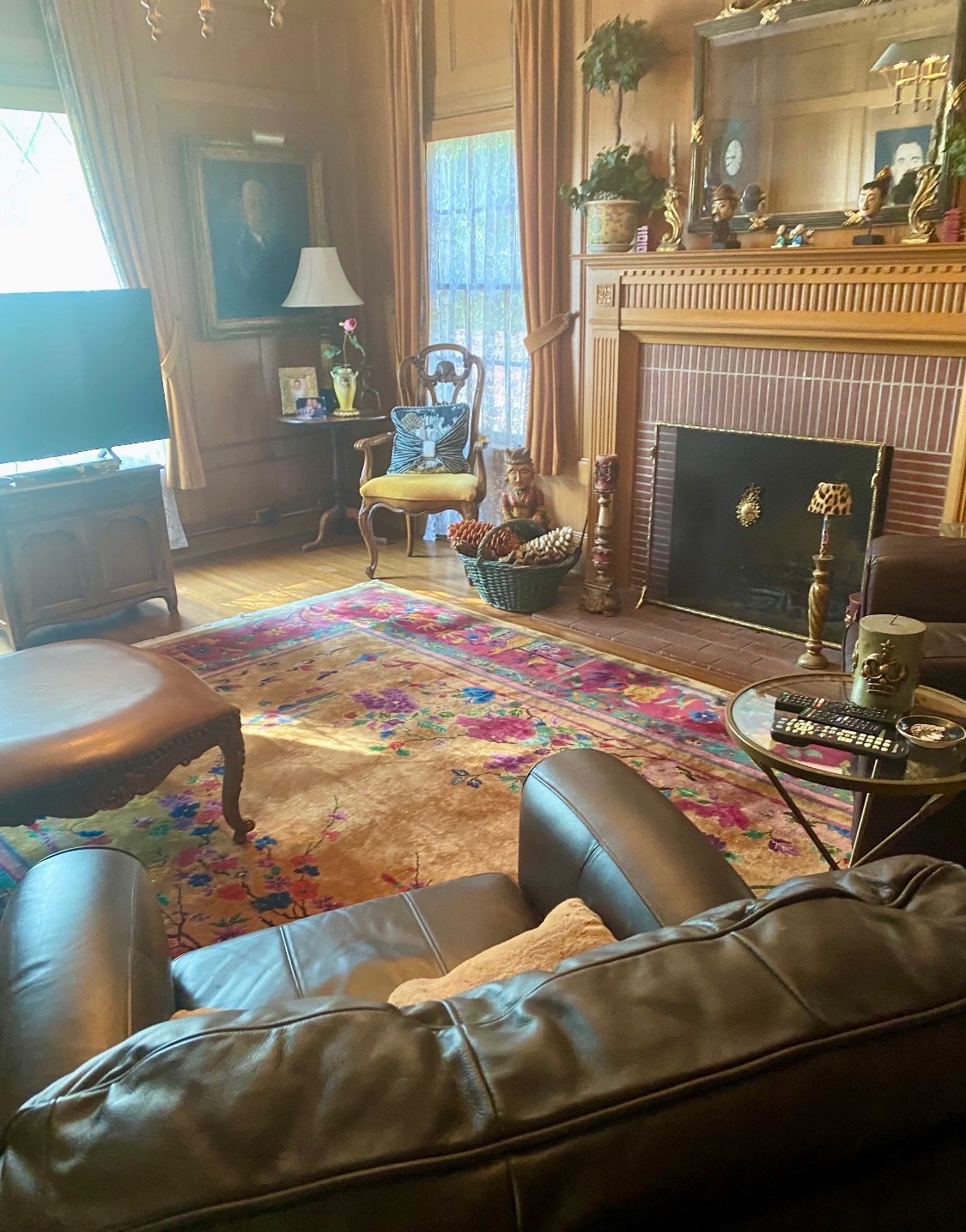 Salon des Portraits — Romantic Eclectic interior by Goodman Interiors